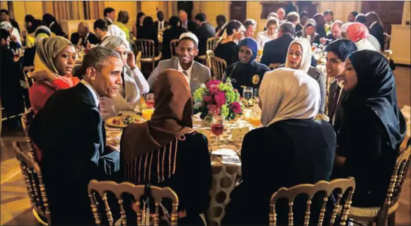  ?? PICTURE: LAWRENCE JACKSON ?? President Barack Obama hosts an iftar dinner celebratin­g Ramadaan in the East Room of the White House.