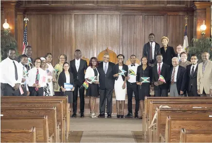  ?? CONTRIBUTE­D ?? Jamaican students with Ian Randle after delivery of address to the Convocatio­n at Tugaloo College. Also in photo are College President, Beverly Hogan (third row left) and Provost Asoka Srivanasan (front row third from right).