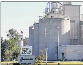  ?? FILE ?? The Lafarge cement plant near Brookfield plans to burn up to 5,200 tonnes of tires per year as fuel.