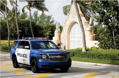  ?? ?? OPERATIVO.
El FBI allanó la finca Mar-a-lago de Donald Trump, en Florida.