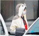  ?? KENNETH K. LAM/BALTIMORE SUN ?? A 25-year-old Howard County man dressed in a costume, a surgical mask and with a suspicious device taped to his body, walked into the FOX 45 television station.