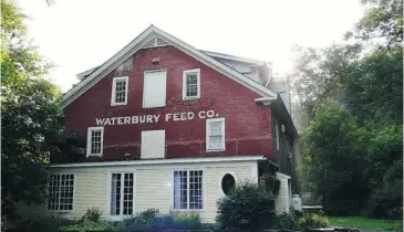  ?? PHOTOS: LESLEY CHESTERMAN/ THE GAZETTE ?? Hen of the Wood is located in a converted grist mill. A table for two overlooks the waterfall behind the restaurant.