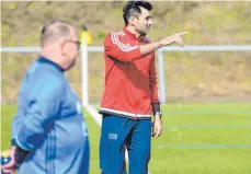  ?? FOTO: CHRISTIAN METZ ?? Trainer Nectad Fetic hat mit dem FV Ravensburg II vor dem Duell gegen Kehlen Standards trainiert.