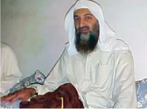  ??  ?? Osama bin Laden in Afghanista­n before 9/11. (AN photo by Baker Atyani)