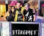  ??  ?? Ric Einenkel (39) und Sebastian Seidel (34) alias „Stereoact“bringen heute den neuen Song „Wunschkonz­ert“auf den Markt.