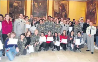  ??  ?? Les participan­ts à la JDC dont des jeunes aux côtés de leurs parrains respectifs!