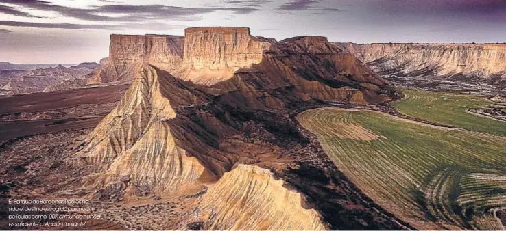  ??  ?? El Parque de Bardenas Reales ha sido el destino escogido para rodar películas como ‘ 007: el mundo nunca es suficiente’ o ‘Acción mutante’.