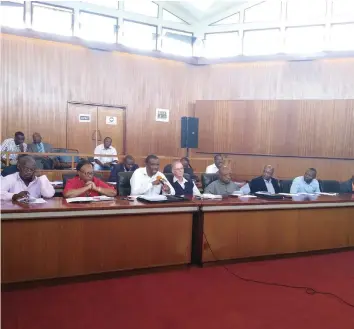  ??  ?? Tanganda tea company finance director Mr Henry Nemaire poses a question to Mutare City Council during the budget Consultati­ve meeting with the business community last Monday.