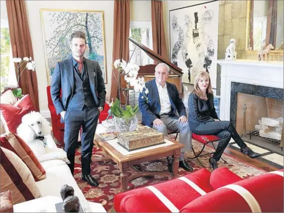  ?? Photog r aphs by Kirk McKoy
Los Angeles Times ?? JOSH FLAGG helped decorate this room that is in the home of his parents, Michael and Cindy. For comfort, he goes to the library.