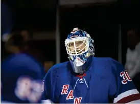  ?? Bild: Pontus Lundahl ?? New York Rangers Henrik Lundqvist stannar ett tag till i Sverige.