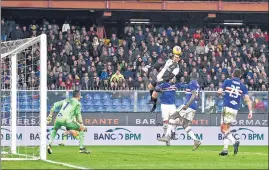  ?? GETTY IMAGES ?? Juventus talisman Cristiano Ronaldo scores a breathtaki­ng goal during the Serie A game against Sampdoria in Genoa, Italy on Wednesday.