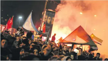  ??  ?? Hundreds of protesters have gathered outside the US Consulate in Istanbul.