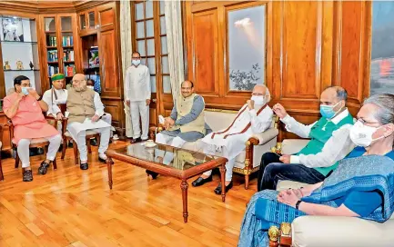  ?? —
PTI ?? Lok Sabha speaker Om Birla during a meeting with leaders of all the parties in the House, following adjournmen­t of the House sine die on conclusion of the monsoon session of Parliament, in New Delhi on Wednesday.