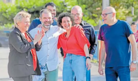  ?? // ADRIÁN QUIROGA ?? Marta Rovira tras cruzar la frontera española en un mitin en Cantallops (Gerona)