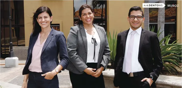  ?? Costa Rica tiene un potencial enorme para innovar y así impulsar el derecho de la Propiedad Intelectua­l. En la foto Monserrat Guitart, Milena Picado y Diego Salas del departamen­to de Propiedad Intelectua­l de Dentons Muñoz. Esteban Monge/La República ??