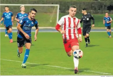  ?? RAFAEL GONZÁLEZ ?? Imagen de un partido del filial rojiblanco en el anexo en la presente temporada.