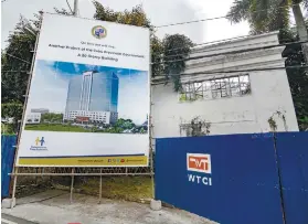  ?? SUNSTAR FOTO / ARNI ACLAO ?? UP IN 26 MONTHS. Capitol officials won’t let controvers­ies stop the constructi­on of the Provincial Resource Center, which is scheduled to begin on Monday, Feb. 18.