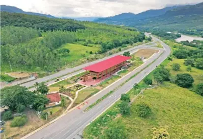  ?? FOTO
CORTESÍA ?? El Centro de Control tuvo una inversión de 14.000 millones de pesos y está ubicado en la vía de La Pintada hacia Puente Iglesias. Duque asistió ayer a la puesta en servicio.