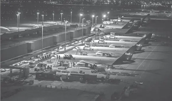  ?? ANDREA MORALES FOR MLK50 ?? A view of the Fedex Express World Hub from the control tower in 2014.