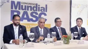  ?? CORTESÍA DE BASC ?? Anuncio. Los ejecutivos de Basc Dominicana: Omar Castellano­s, Armando Rivas, Horacio Lomba, y Kai Schoenhals, durante el anuncio del séptimo Congreso Mundial Basc 2017.