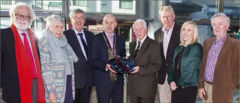  ??  ?? Dr Edward McParland, from Trinity College, Rita Doyle, John Carley, from the County Council, Mayor Cllr Frank Staples, Nicky Furlong, Ted Barrington, former Irish ambassador to Britain, Eileen Morrissey, Wexford Library and Seamus Dooley, former County...