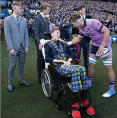  ?? ?? AMONG OLD FRIENDS: Doddie Weir’s appearance at Murrayfiel­d earlier this month earned him a rapturous ovation from 67,000 fans