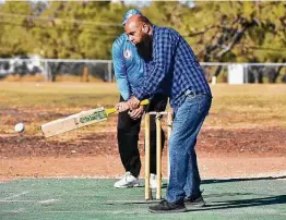  ?? Robin Jerstad / Contributo­r ?? Chairman Anwar Tahir bats during the San Antonio Premier Cricket League’s inaugurati­on of the Monterrey Park Cricket Grounds on Sunday afternoon.