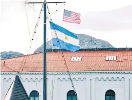  ?? ?? La bandera de los Estados Unidos, en la base naval de Ushuaia.