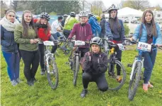  ?? FOTO: MES ?? Die Radsport-Damen der Matthias-Erzberger-Schule erreichten beim Landesfina­le den vierten Platz.