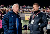  ??  ?? Tom Sermanni, left, with then Football Ferns coach Tony Readings in 2013.