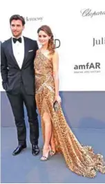  ??  ?? US model and actress Olivia Palermo (right) and her partner US model Johannes Huebl pose.