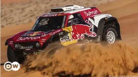  ??  ?? Carlos Sainz in action in last year's Dakar Rally