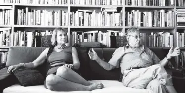  ?? ESPECIAL ?? Amos Oz y su hija Fania Oz-Salzberger