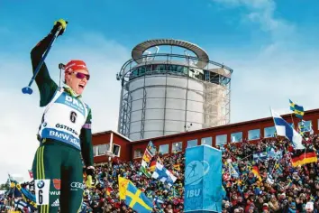  ?? Foto: Witters ?? Der Moment des Glücks: Denise Herrmann überquert in Östersund als erste die Ziellinie.