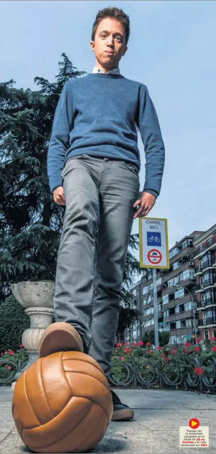  ??  ?? presidente del Gobierno por ‘Más País’, Íñigo Errejón, posa en la Calle Toledo de Madrid, donde está la sede de su formación.