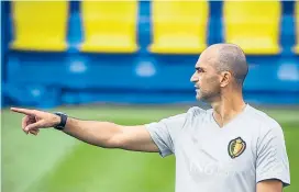  ??  ?? Belgiens Teamchef, der Spanier Roberto Martinez, weiß, worauf es ankommt: „Es geht um Haltung und um Atmosphäre.“