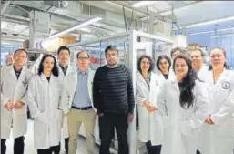  ?? CHRISTINE MISQUITTA, UNIVERSITY OF TORONTO ?? Sidhu with his colleagues in his lab at the University of Toronto.