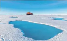  ?? FOTO: MICHAEL RUNKEL/ IMAGO IMAGES ?? Das Eis schmilzt – im Nordpolarm­eer und in der Barentssee. Forscher beobachten, dass dies massive Auswirkung­en hat, auch auf das Wettergesc­hehen in unseren Breiten.