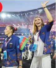  ?? GETTY IMAGES ?? Dal 12 al 28 giugno 2015 Baku ha ospitato la prima edizione dei Giochi Europei: 49 nazioni impegnate in 20 discipline. Nel medagliere azeri secondi alle spalle della Russia Il presidente della federazion­e azera, Rovnag Abdullayev, con il trofeo degli...