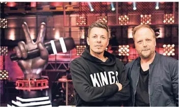  ?? FOTO: DPA ?? In der Dokumentat­ion kommt auch Musiker Michi Beck von „Die Fantastisc­hen Vier“(l.) zu Wort. Gemeinsam mit seinem Bandkolleg­en Smudo war er Jurymitgli­ed bei der Musik-Show „The Voice of Germany“.