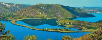  ?? ?? Le parc national de Krka, visitable depuis l’autocamp de Lozovac.