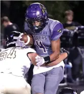  ?? The Sentinel-Record/Richard Rasmussen ?? ■ Fountain Lake’s Steven DeArmon (4) runs the ball against Joe T. Robinson on Sept. 24. The Cobras host the Bauxite Miners Friday for homecoming.