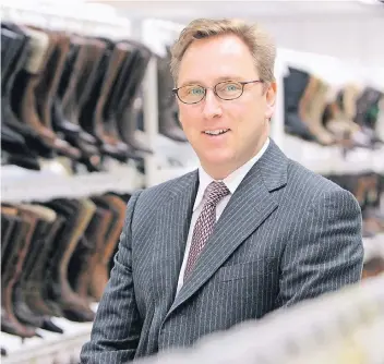  ?? FOTO: DPA ?? Heinrich Deichmann führt das Unternehme­n in der dritten Generation. Der Großvater hatte einen Schuhmache­rladen in Essen-Borbeck aufgemacht. Auch damals galt: Das Schuhwerk musste bezahlbar sein.