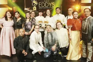  ?? PHOTO COURTESY OF SPEED ?? Big winners of the night (standing, center), Christian Bables, Charo Santos and Mon Confiado with the members of Society of Philippine Entertainm­ent Editors (from right to left, standing) led by current president Eugene Asis, People’s Tonight; Tessa Mauricio-Arriola, The Manila Times; Nestor Cuartero, Manila Bulletin; Rohn Romulo, People’s Balita; Marcris Nicasio, Hataw; Salve Asis, Pilipino Star Ngayon; Ghie Trillana, Malaya Business Insight; as well as (seated, from right) Nickie Wang, Manila Standard; Ervin Santiago, Bandera; Jerry Olea, pep.ph; and
Dondon Sermino, Abante.