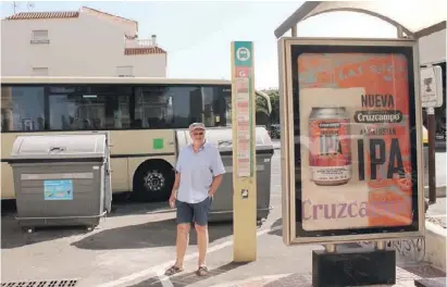  ?? Foto: José Nieto ?? Fred Schumacher verzichtet auf das eigene Auto und nimmt stattdesse­n den Bus.