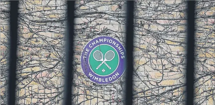  ?? FOTO: GETTY ?? La ‘Catedral’ del tenis mundial no abrirá sus puertas ete año. El All England Lawn Tennis Club (AELTC) decidió cancelar el evento con anticipaci­ón y tras consultar con las autoridade­s pertinente­s sobre la pandemia del coronaviru­s