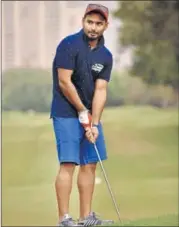  ??  ?? Rishabh Pant acing the skill of teeing off; he mesmerised the crowd by taking the first shot with a bat