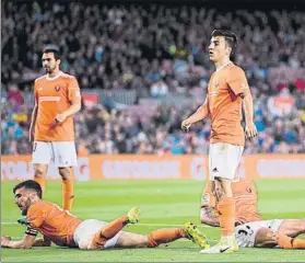  ?? F.: GETTY ?? Despedida Osasuna dijo adiós a Primera tras el 7-1 en el Camp Nou y el 3-0 del Leganés