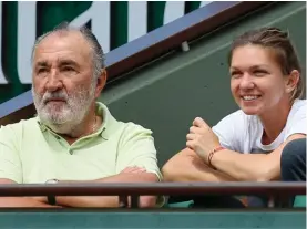  ??  ?? Romanian tennis legend Ion Tiriac and Simona Halep