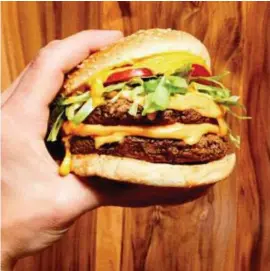  ??  ?? geen dier geslacht. Voor de ‘Impossible Burger’ werd © Impossible Foods